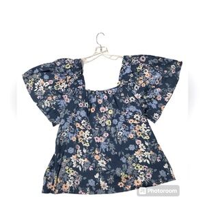 GAP floral lightweight on or off shoulder top size M